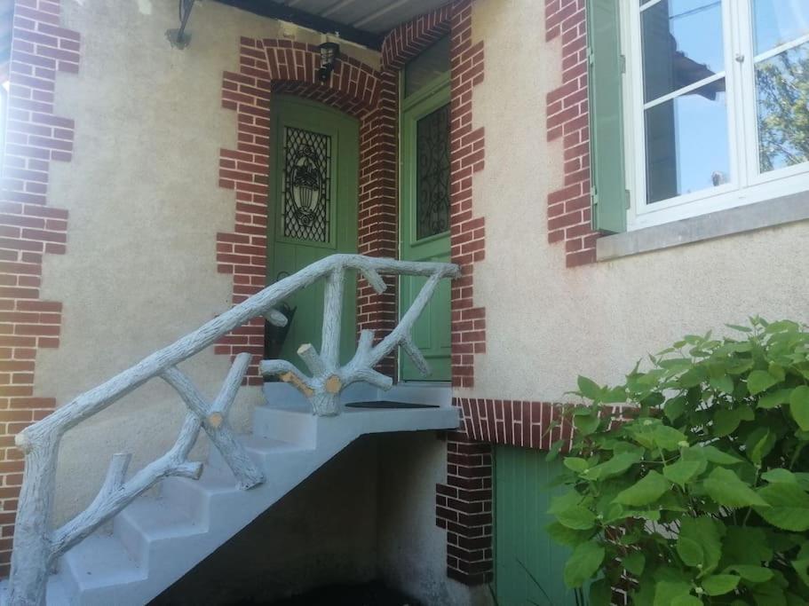 Maison " Bouton D'Or" Au Bord De L'Eau, A 10 Mn De Tours , Meuble Classe Une Etoile サン・タヴェルタン エクステリア 写真