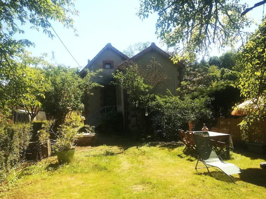 Maison " Bouton D'Or" Au Bord De L'Eau, A 10 Mn De Tours , Meuble Classe Une Etoile サン・タヴェルタン エクステリア 写真