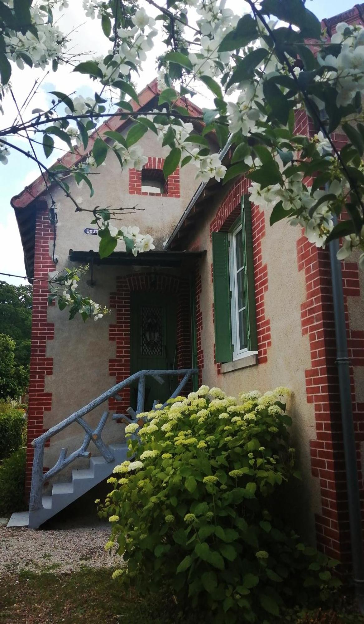 Maison " Bouton D'Or" Au Bord De L'Eau, A 10 Mn De Tours , Meuble Classe Une Etoile サン・タヴェルタン エクステリア 写真